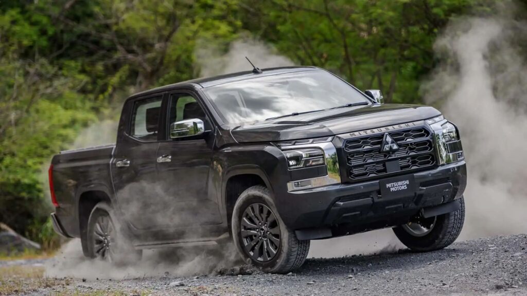 Nova Mitsubishi L200 deve chegar em 2025.