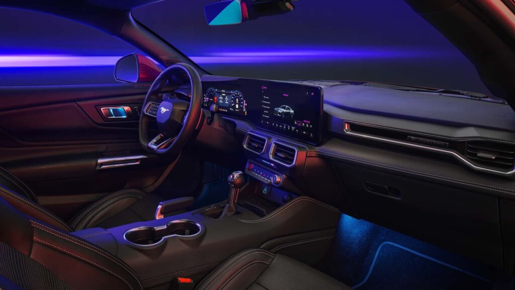 Painel do Mustang GT.