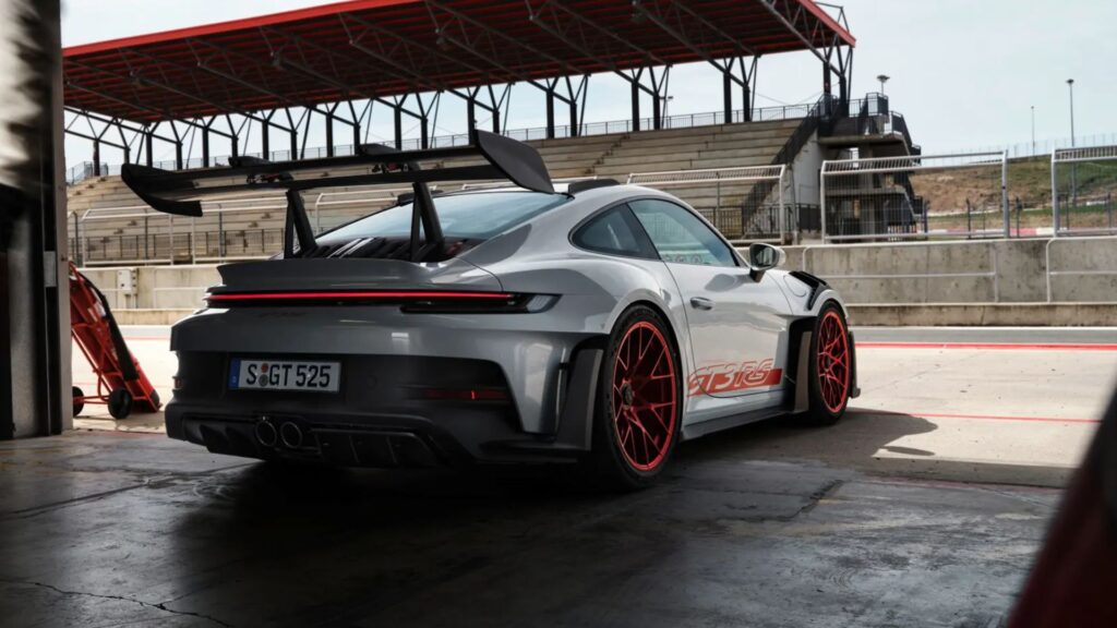 Porsche tem lucro de R$ 123 mil por venda.
