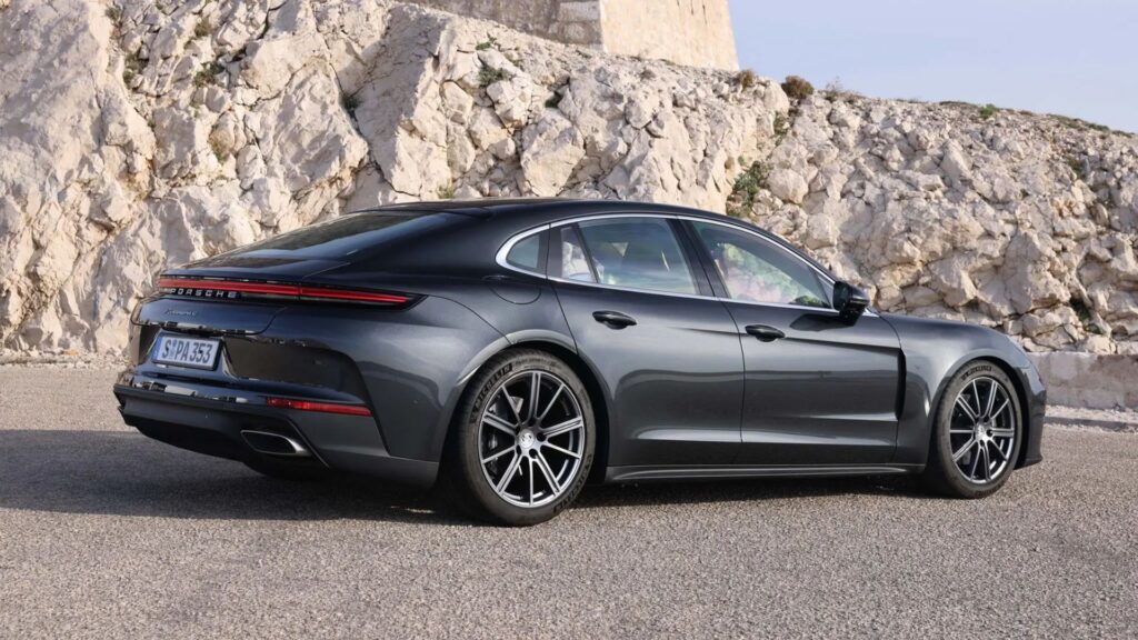 Porsche Panamera Turbo E-Hybrid.