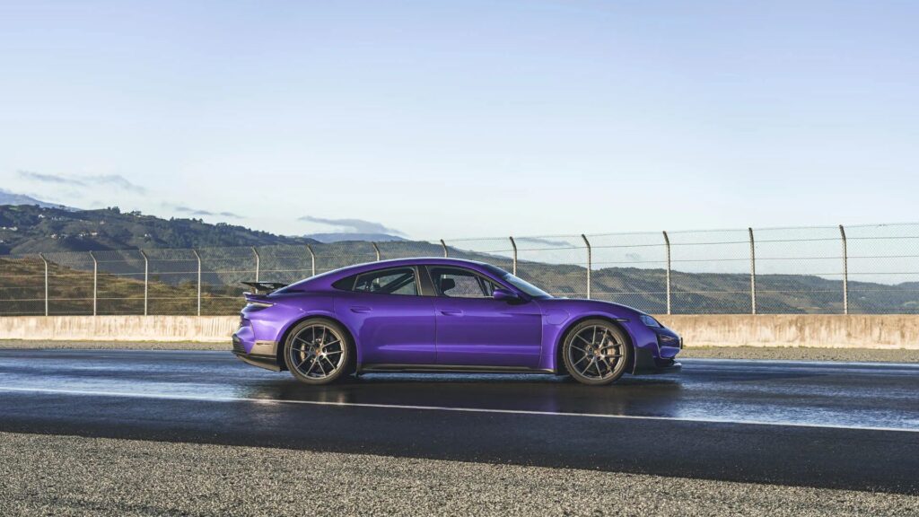 Porsche Taycan Turbo GT 2025.