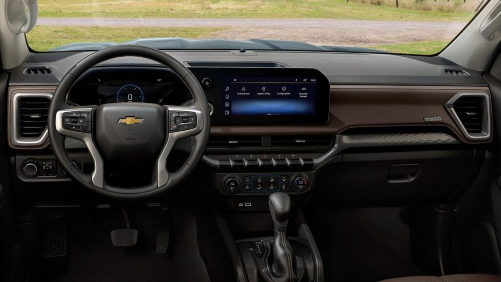 Painel da Chevrolet S10 2025.