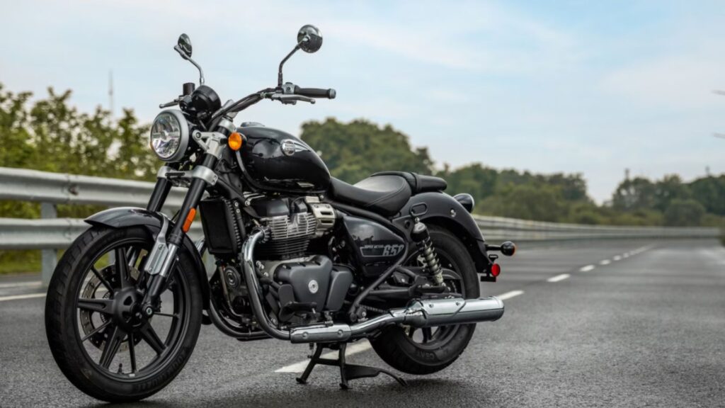 Super Meteor 650.
