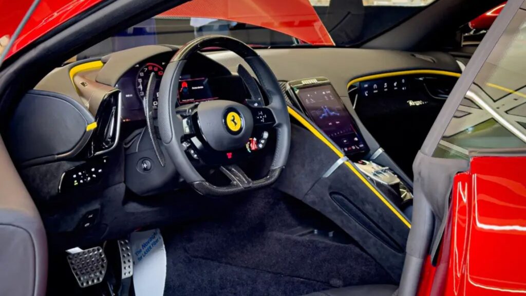 Ferrari Roma Spider Painel