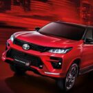 Toyota Hillux vermelha.