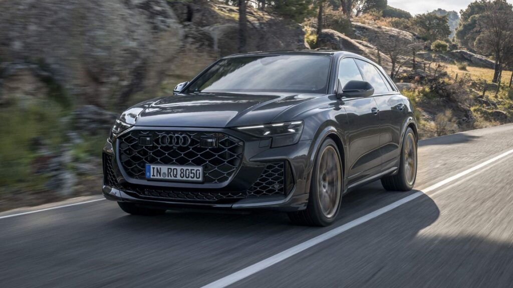 Audi RS Q8 Performance 2025