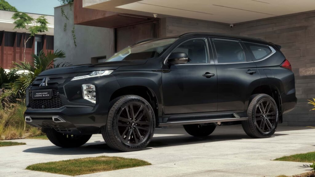 Pajero Sport Legend Black.