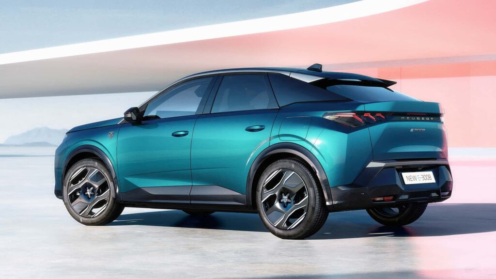 Peugeot E-3008