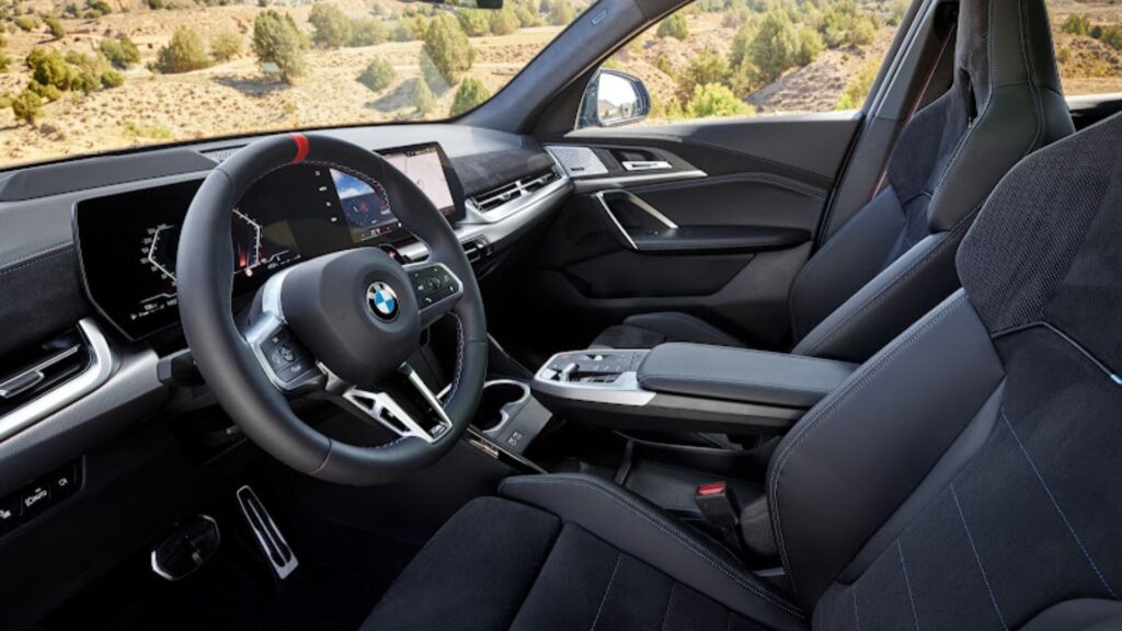 BMW X2 2025 painel.