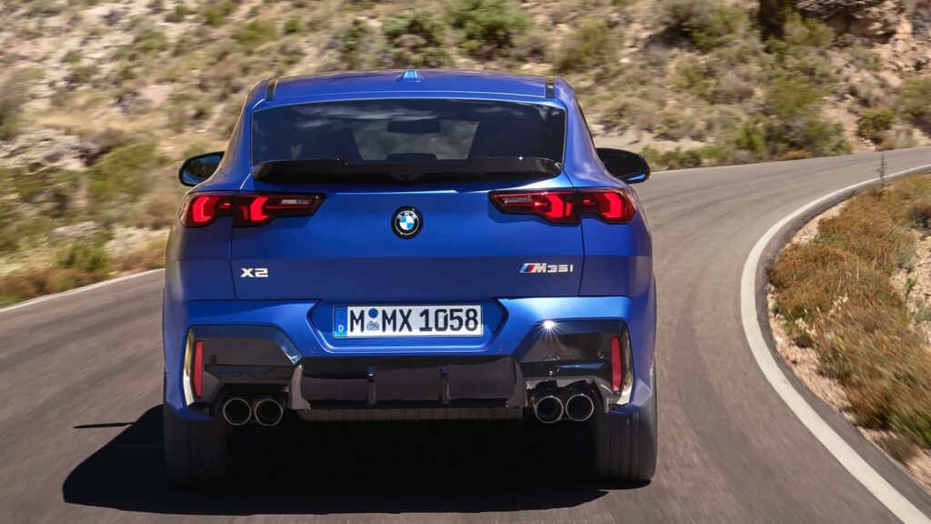 Traseira do BMW X2 2025.