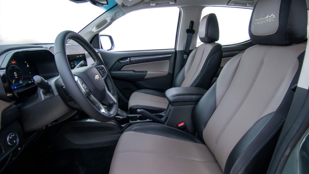 Chevrolet S10 2025 bancos.