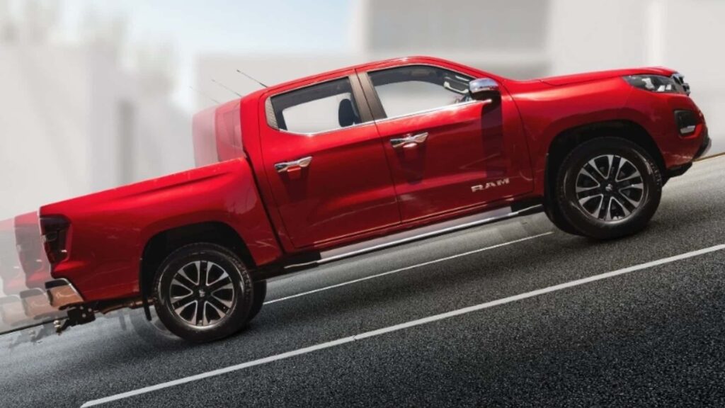 RAM 1200 2025 subindo ladeira