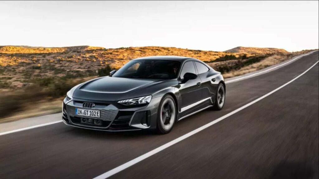 Audi Coupe e Cabriolet 2025 na estrada.