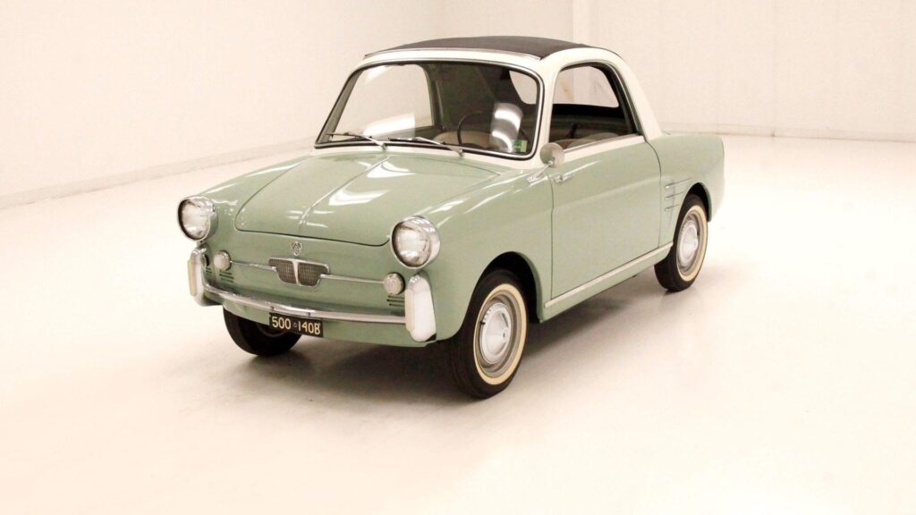 Autobianchi cor creme em fundo caramelo