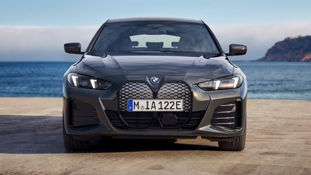 Dianteira do BMW i4 2025