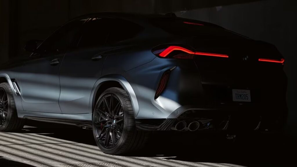 BMW X6 M Competition 2025 no escuro