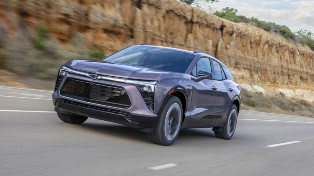 Chevrolet Blazer EV RS na estrada
