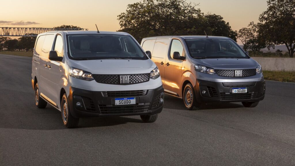 Duas Fiat Scudo 2025 na estrada