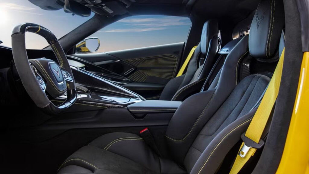 Interna do Chevrolet Corvette ZR1 2025