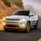 Jeep Compass na estrada