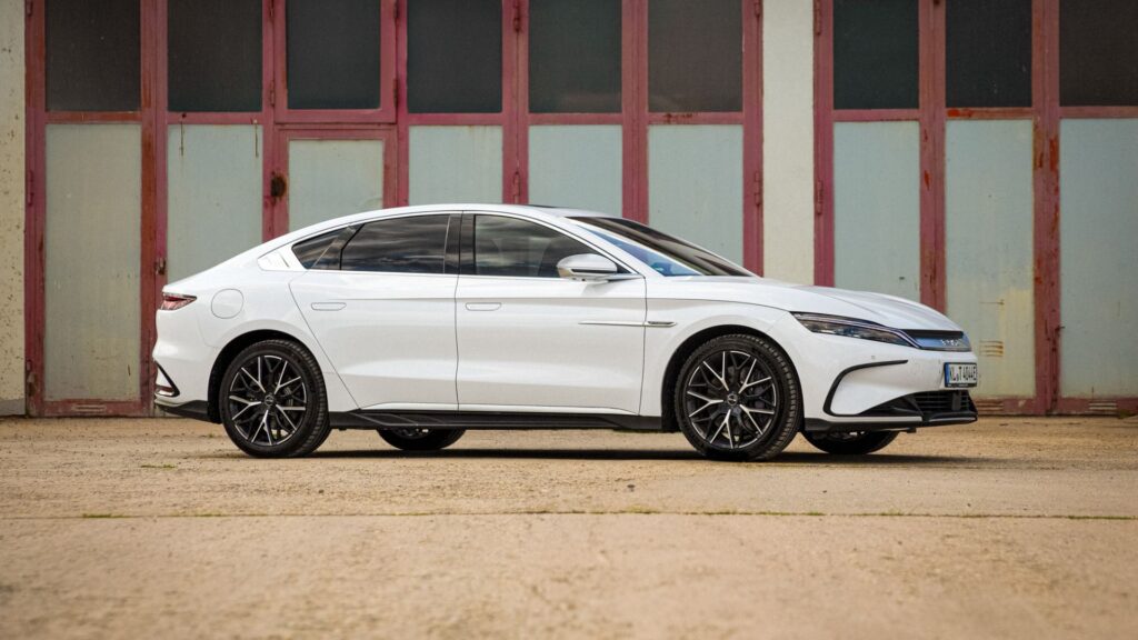 Lateral do BYD Han 2025