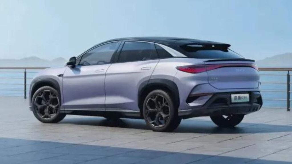 Lateral do BYD Sea Lion 05 Pro