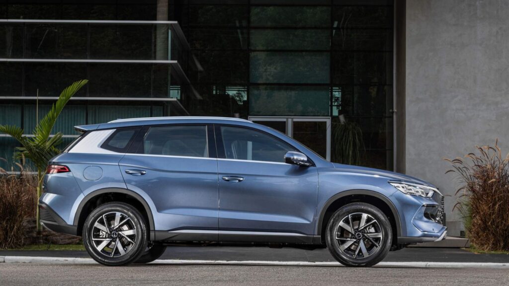 Lateral do BYD Song Pro