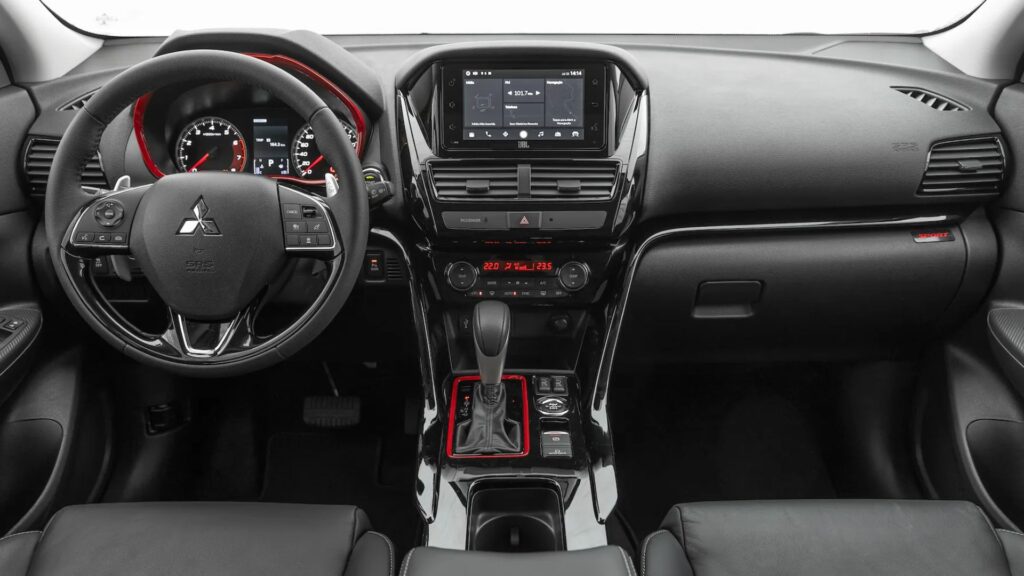 Interna do Mitsubishi Cross Sport 2025