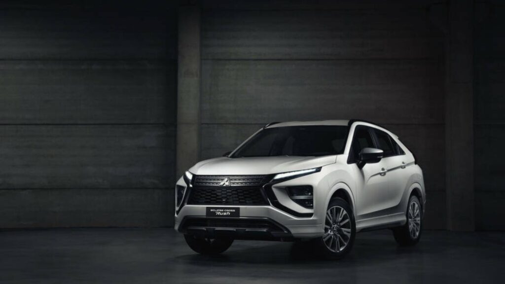 Mitsubishi Eclipse Cross 2025 na diagonal