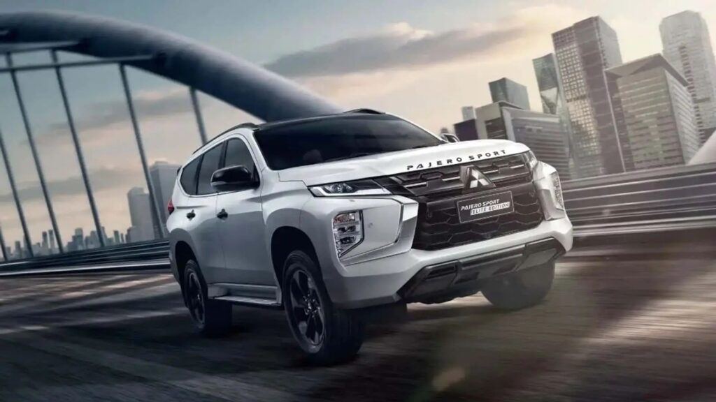 Dianteira do Mitsubishi Sport 2025