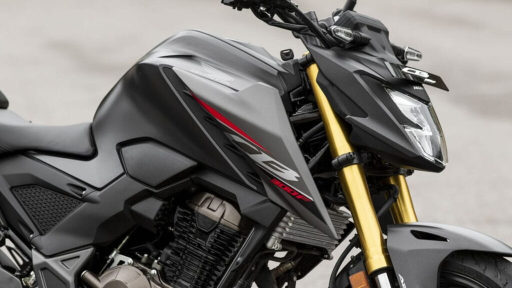 Tanque da CB 300F Twister 2025.