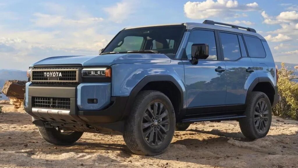 Toyota Land Cruiser 2024 azul na diagonal