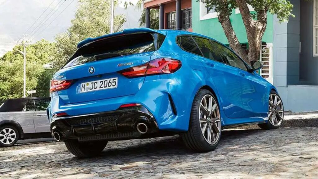 Traseira do BMW 118i 2025