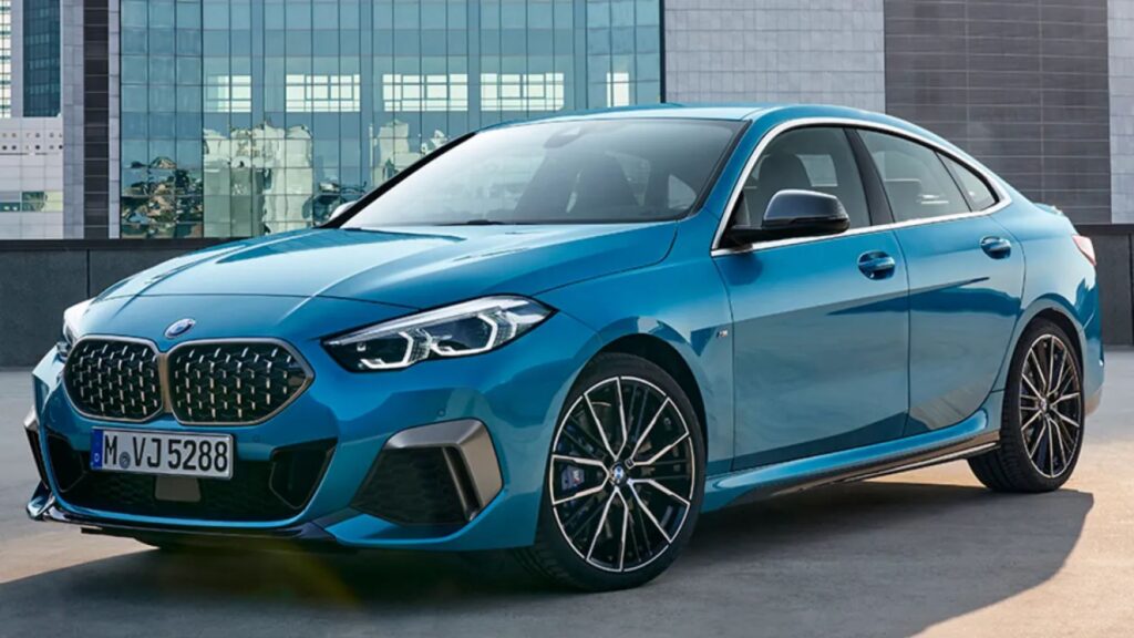 BMW 218i 2025 na diagonal
