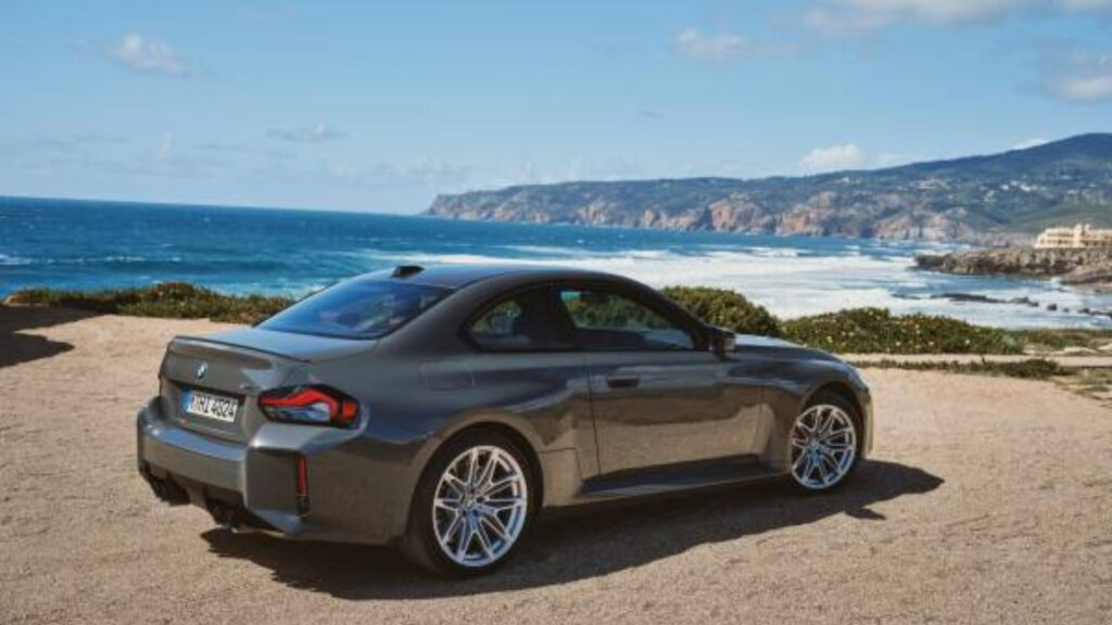 Traseira do BMW M2 2025