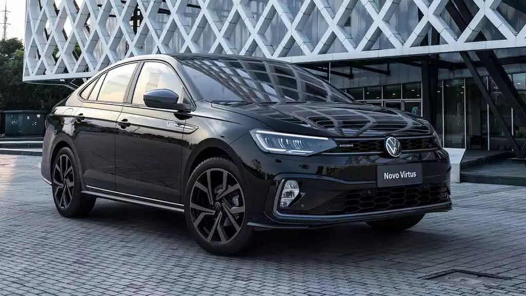 VW Virtus na diagonal.