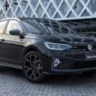 VW Virtus na diagonal.