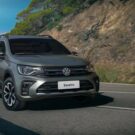 VW Saveiro 2025 parado na estrada