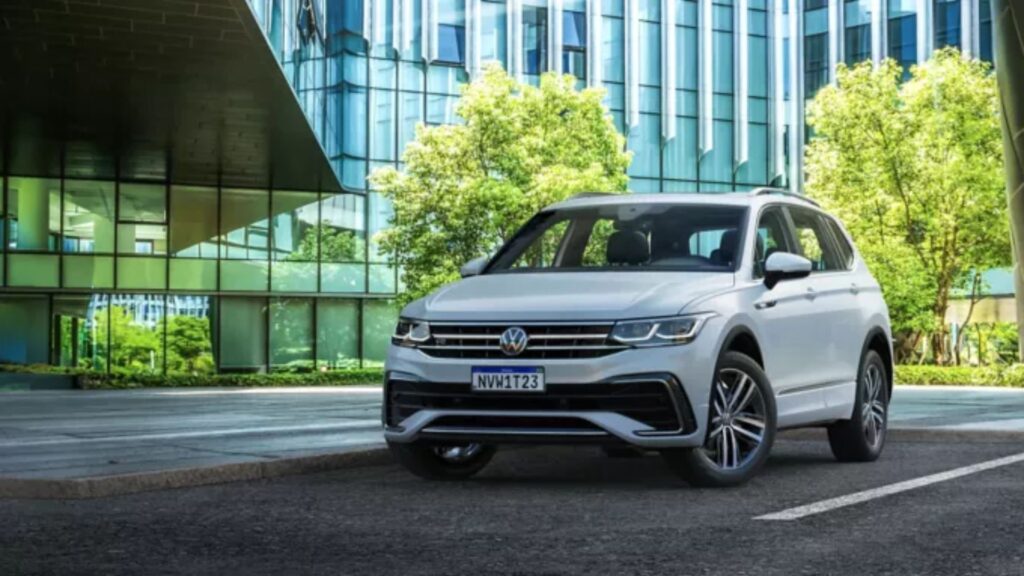 VW Tiguan Allspace R-Line 2025 na diagonal