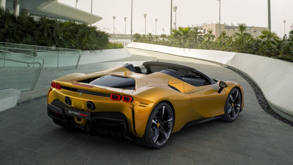 Ferrari SF90 2025.