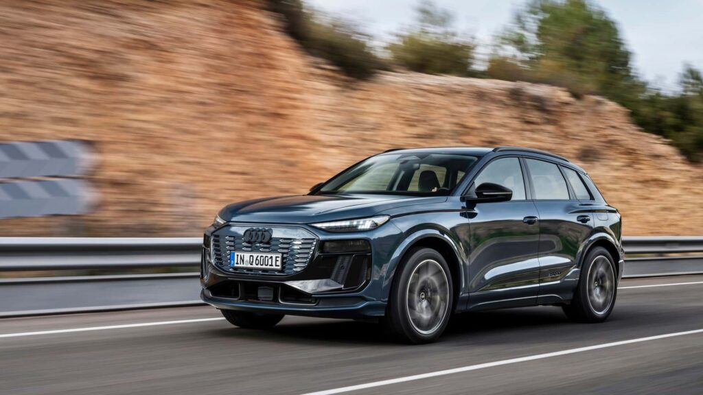 Audi Q8 E-tron 2025 na estrada