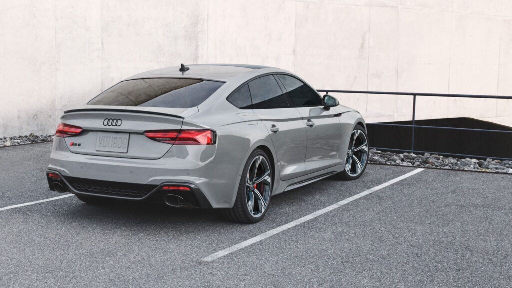 Traseira do Audi RS5 2025