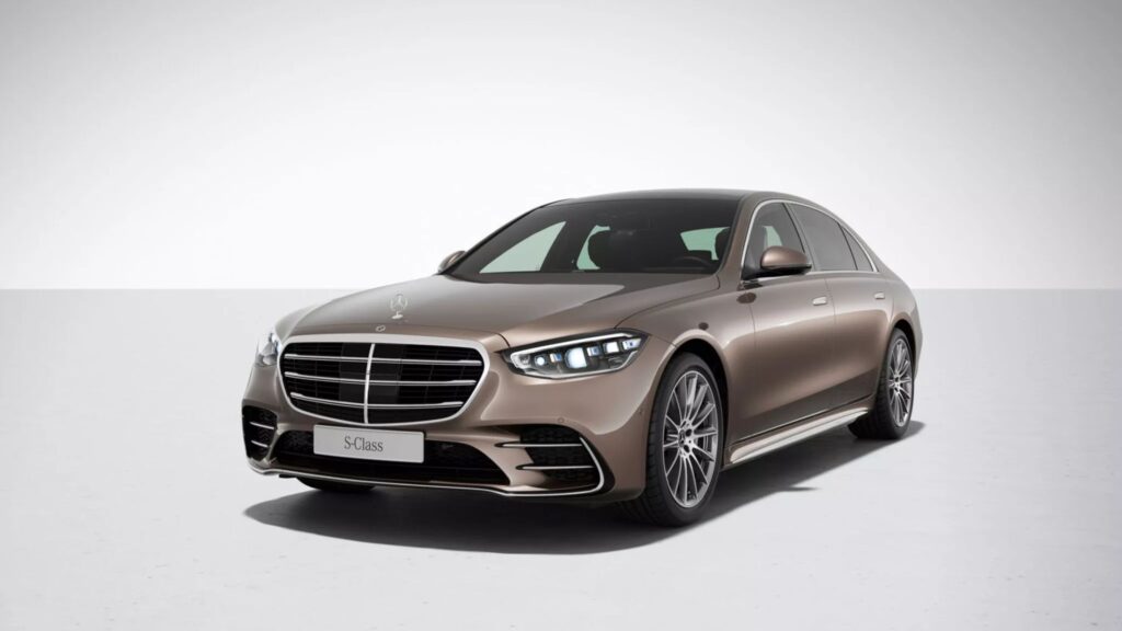 Dianteira do Mercedes-Benz Classe S 2025