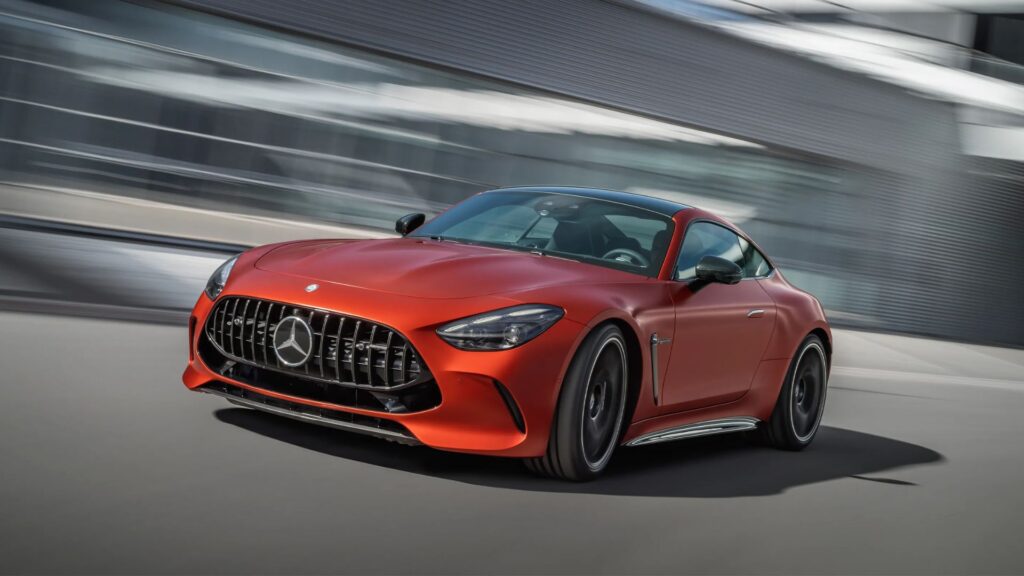 Dianteira do Mercedes-AMG GT 2025.