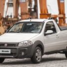 Fiat Strada branca na diagonal