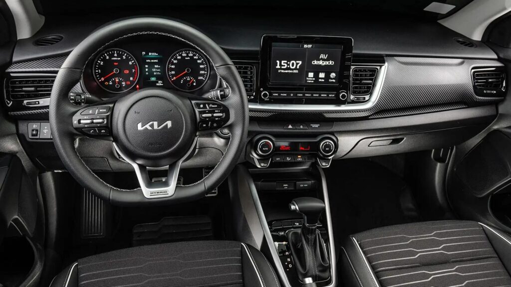 Interna do Kia Stonic 2025.