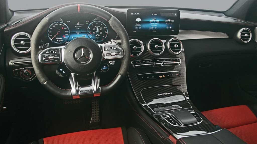 Interna do Mercedes-Benz GLC 2025