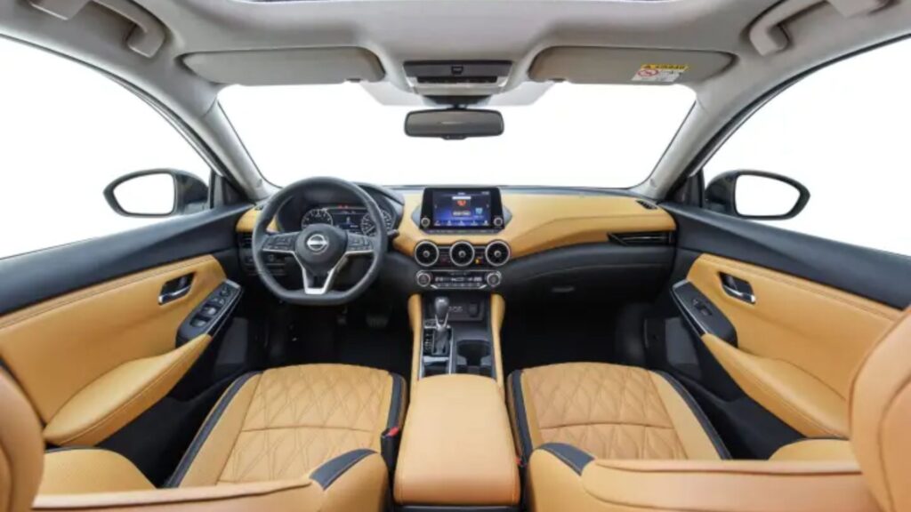Nissan Sentra 2025 interna