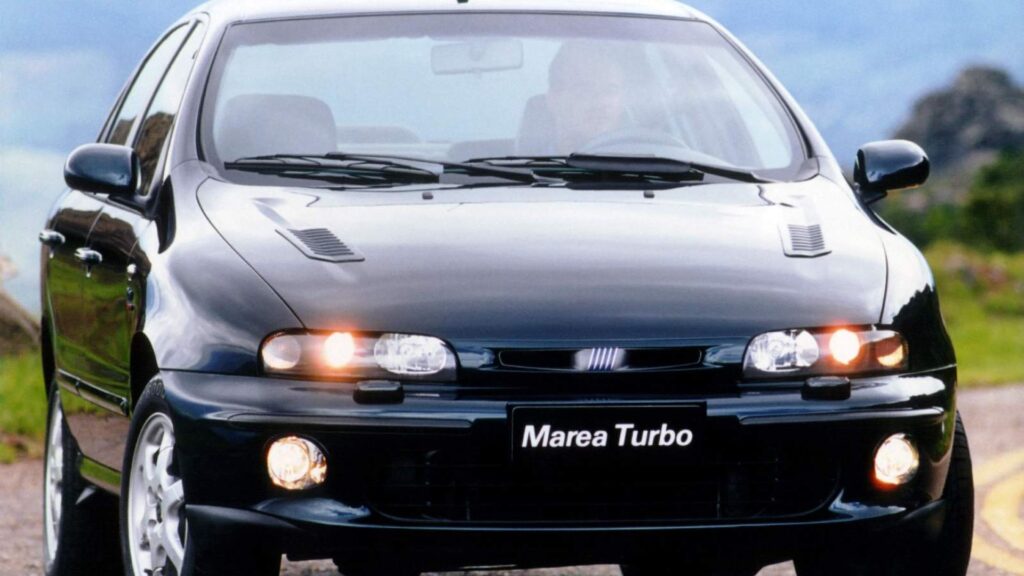 Dianteira Marea Turbo preto.