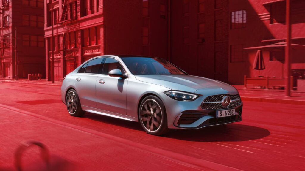 Mercedes-Benz Classe C 2025 em movimento